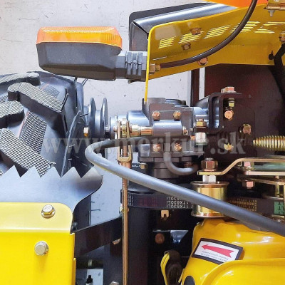 TAUROS ZX18 benzín 4x4 malotraktor s predným vývod.náhonom