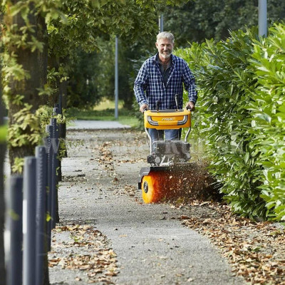 STIGA SWS 800 GE motorová zametacia metla s elektroštartom