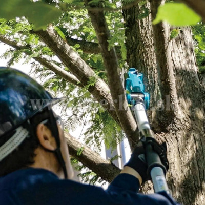 Makita DUA200Z01 aku vyvetvovacia píla bez aku a nabíjačky