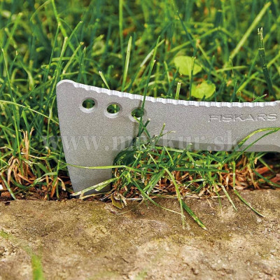 FISKARS mačeta Solid s pílkou malá 1051232