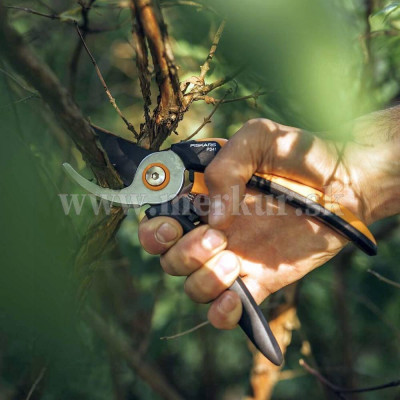 FISKARS nožnice záhradné dvojčepeľové (L) Solid™ P341 1057164
