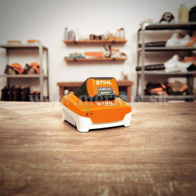 STIHL AL 501 rýchlonabíjačka