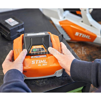 STIHL AL 301 rýchlonabíjačka