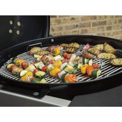 WEBER gril na drevené uhlie Performer GBS 57 cm